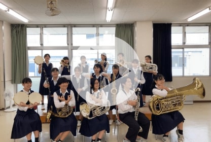 浦和商業高校吹奏楽部「浦商吹奏楽部「猫」の演奏です♪」